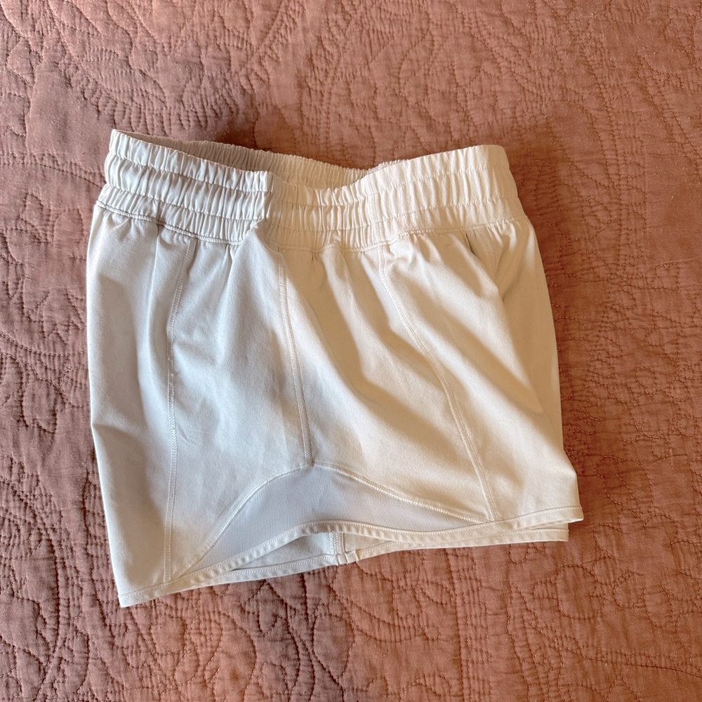 Lululemon Hotty Hot Low-Rise Lined Short 4”